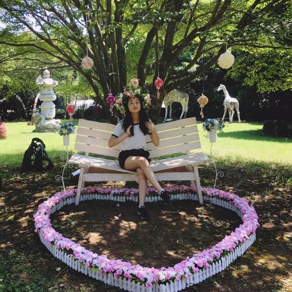 Meet your Posher, Jiyoon - Picture 1 of 1